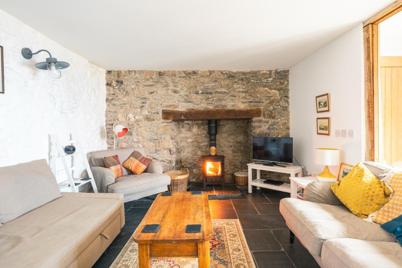 St Davids Hideaway With Roll-Top Bath & Log Burner Apartment Exterior photo