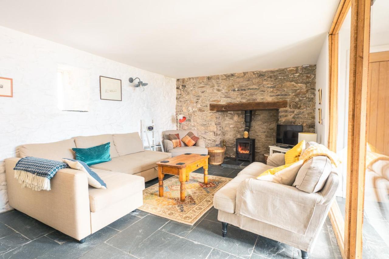 St Davids Hideaway With Roll-Top Bath & Log Burner Exterior photo