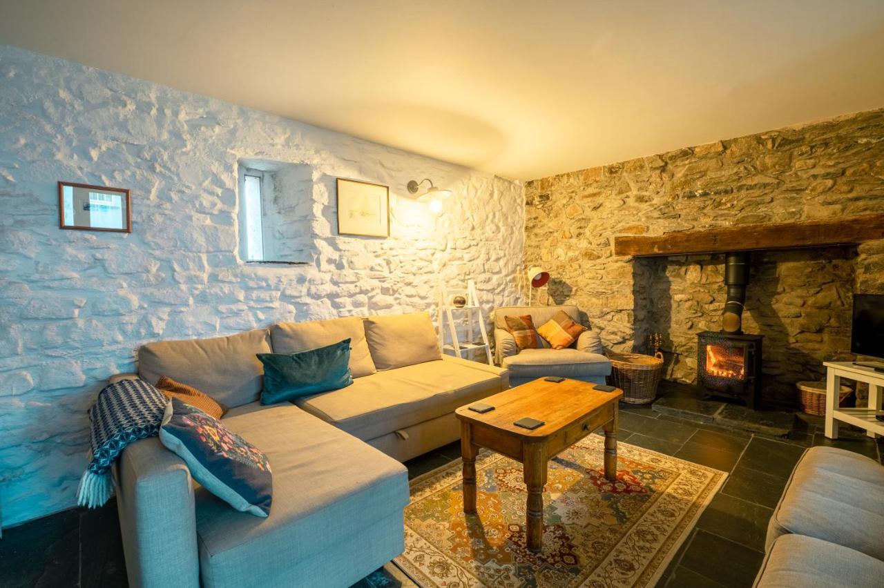 St Davids Hideaway With Roll-Top Bath & Log Burner Exterior photo